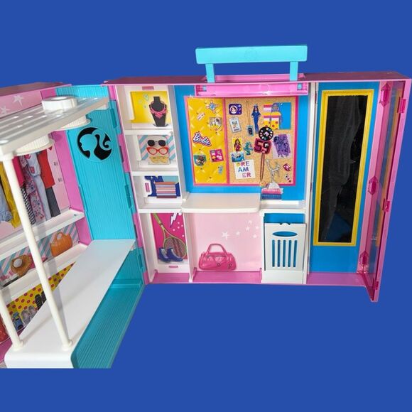 2019 Barbie Dream Closet Playset with Mirror and Desk Multicolor - Picture 6 of 7
